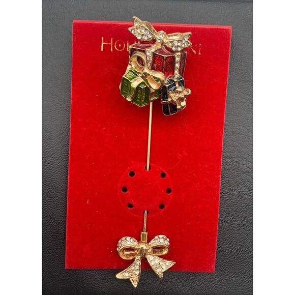 Holiday Lane Christmas pin/ brooch rhinestone & enamel little gift boxes. - Picture 1 of 4